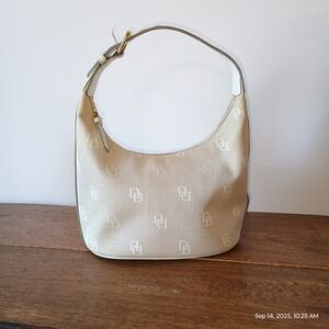 Dooney & Bourke Classic Shoulder Bag